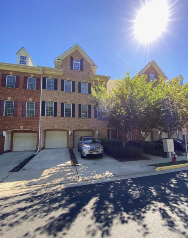 Fairfax House: 4647 Red Admiral Way
