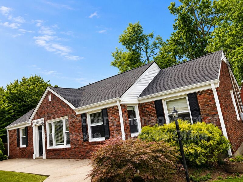 Nashville House: 900 Crescent Hill Rd