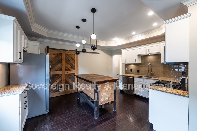 Atlanta House: 245 South Ave SE