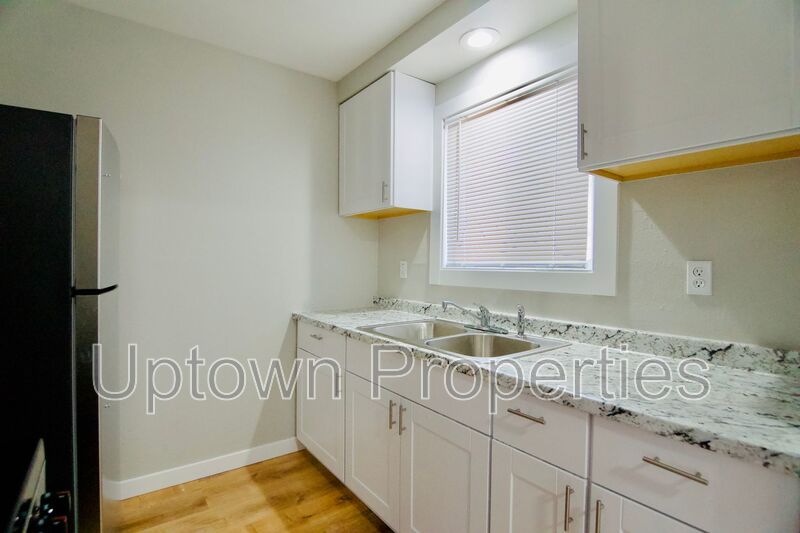 Cornelius House: 466 N Adair St