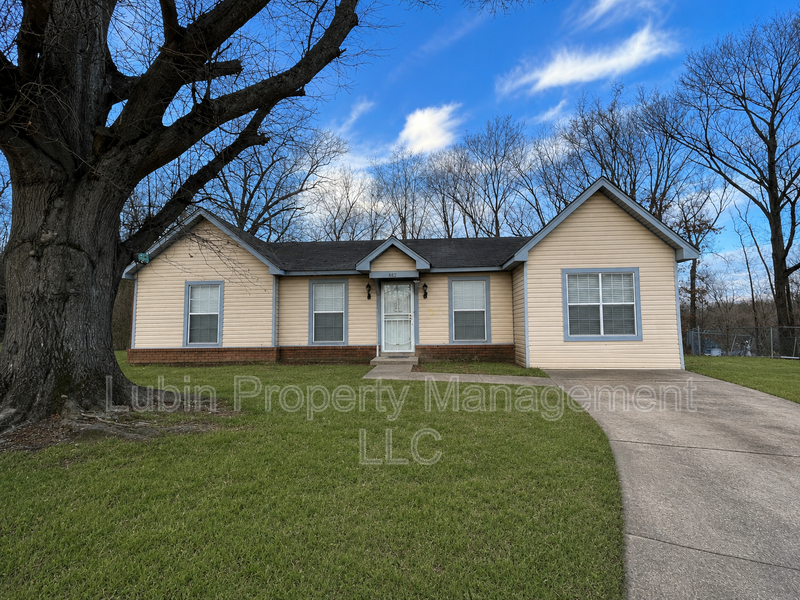 Memphis House: 462 Fernhill Cv