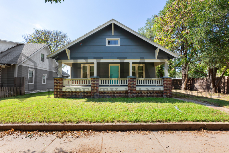 Wichita House: 221 North Walnut Street