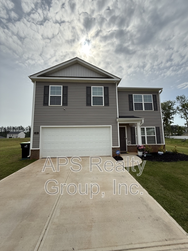 Lexington House: 258 Lulu Lane