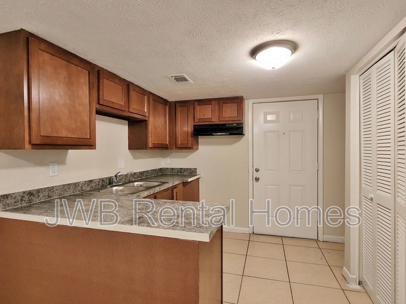 Jacksonville Condo: 851 Bert Rd #22