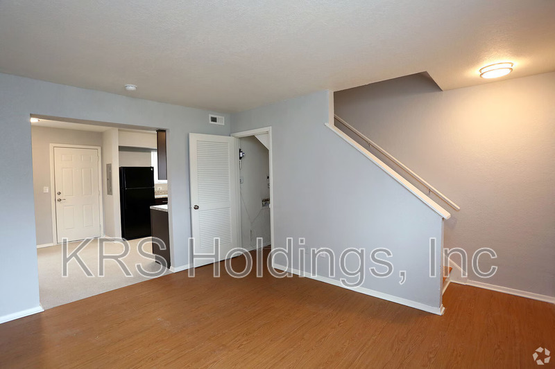Newport News Townhome: 4119 Newsome Dr