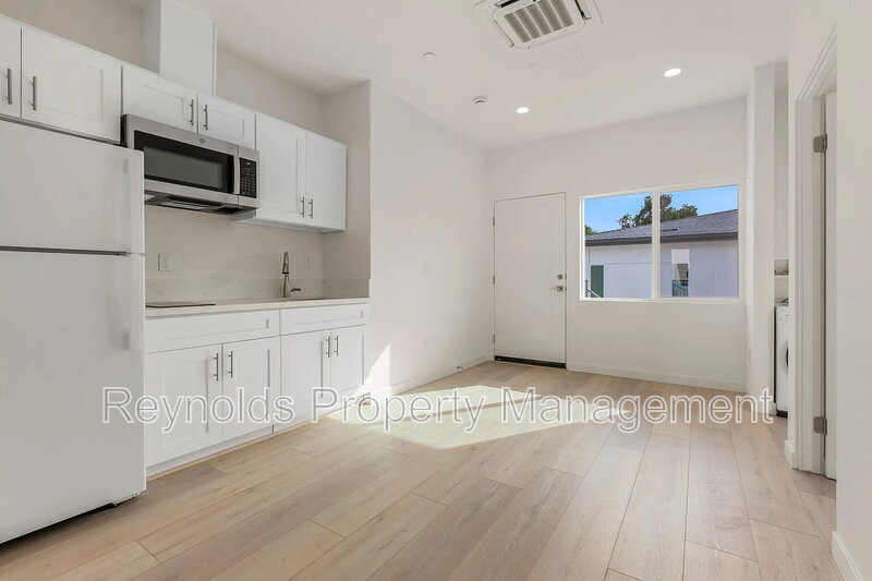 Lemon Grove House: 22332 Bonita Ct