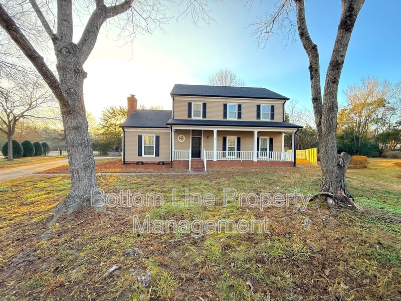 Charlotte House: 13446 Cassington Ct