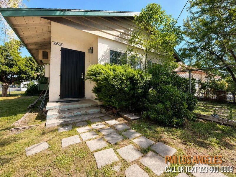 North Hollywood Condo: 10565 Camarillo St