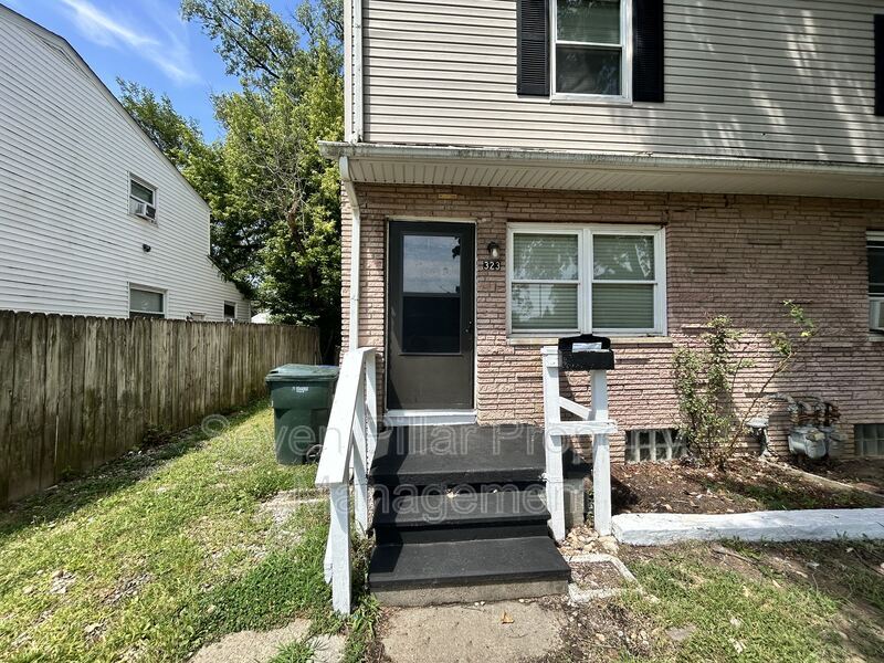 Columbus Townhome: 323 S Napoleon Ave