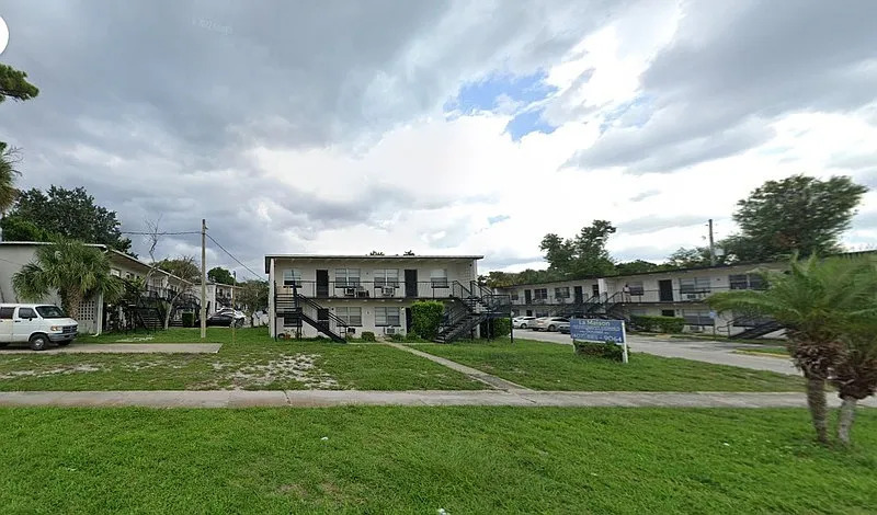 Orlando Condo: 5261 Alhambra Dr