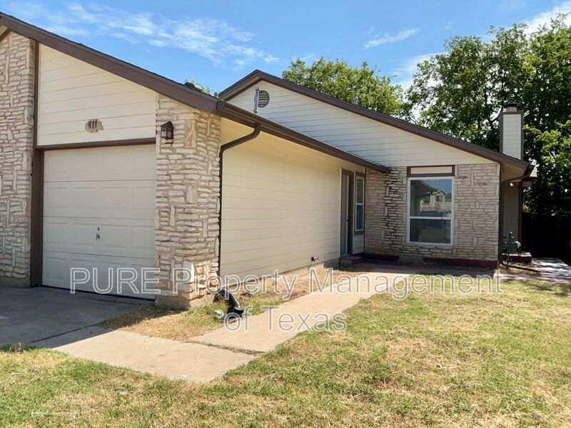 Round Rock Condo: 417-418 Parkhill Cv