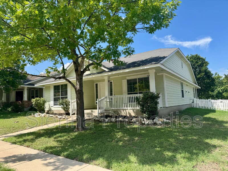 Kyle House: 664 Hogan