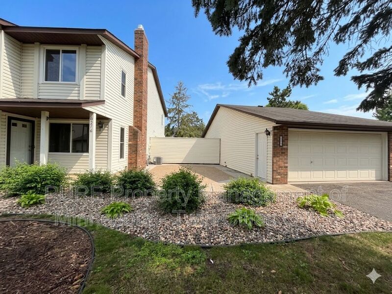 Cottage Grove Townhome: 9276 Indian Blvd S