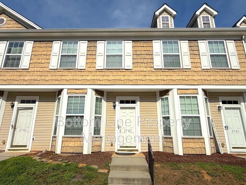 Dallas Townhome: 5703 Erin Dr