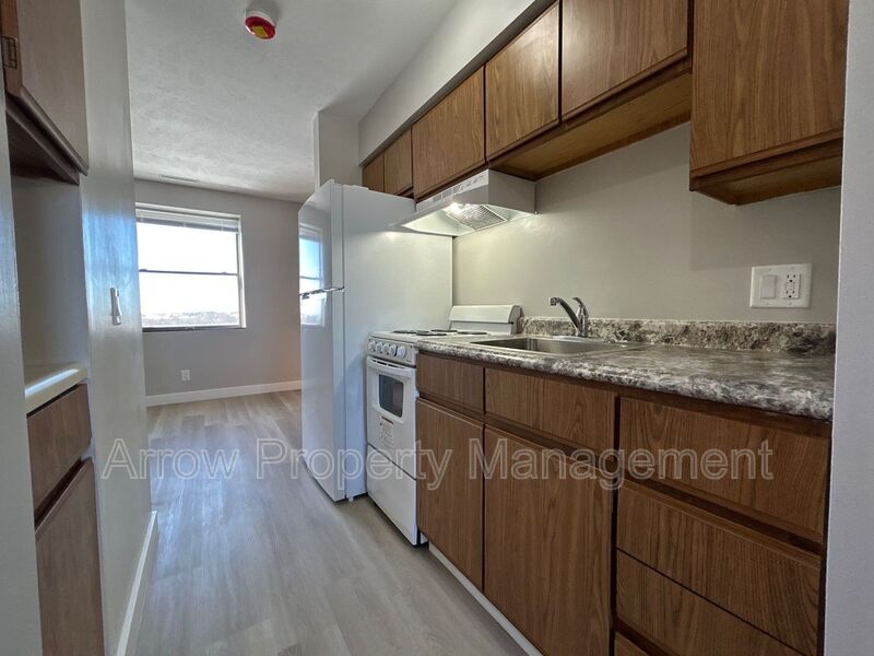 York Condo: 208 E 5- 6A