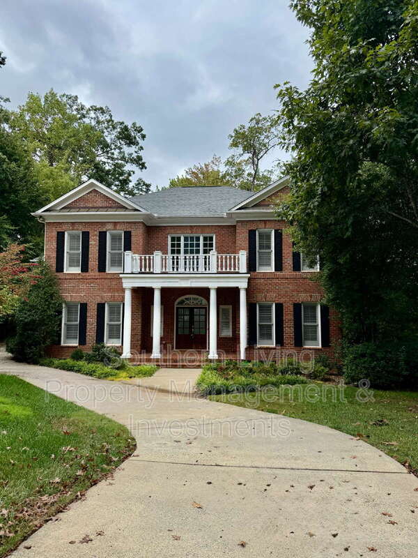 Charlotte House: 1806 Asbury Hall Ct