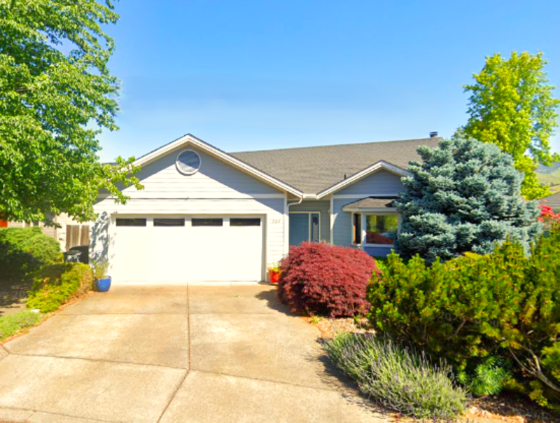 Ashland House: 203 N Wightman St