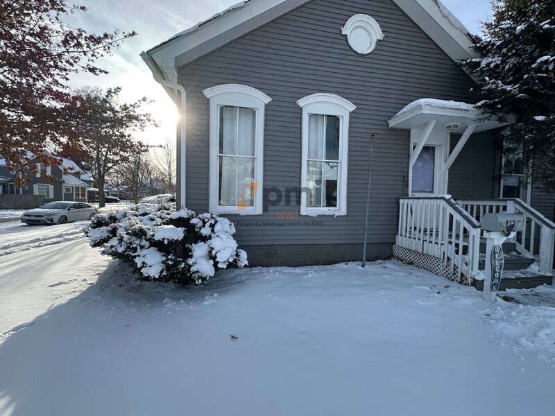 La Porte Condo: 912 Chicago Street