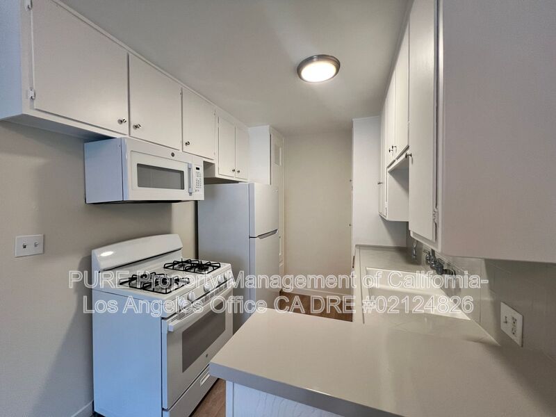 Sherman Oaks House: 4427 Murietta Ave