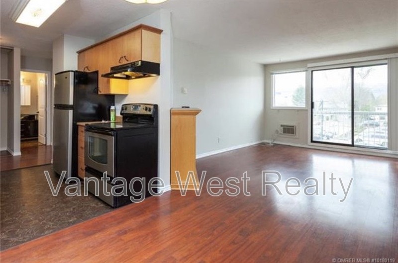 Kelowna Condo: 202-625 Rowcliffe Ave