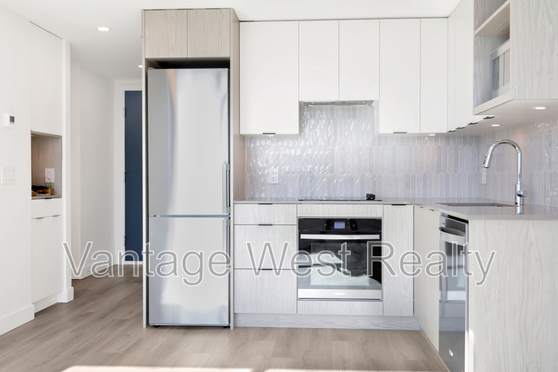 Kelowna Condo: 1703-1488 Bertram St