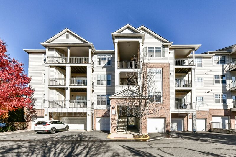 Fairfax Condo: 12104 Garden Grove Cir