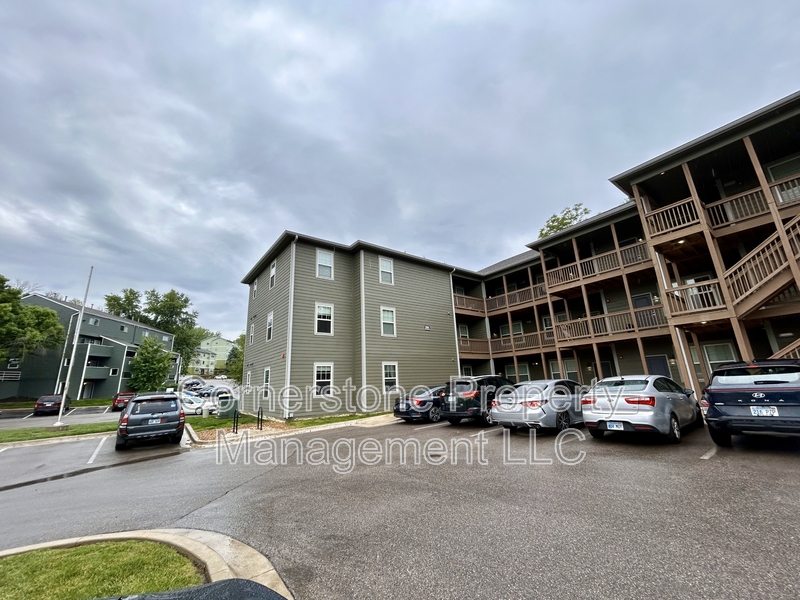 Lawrence Condo: 935 Michigan Street - 202