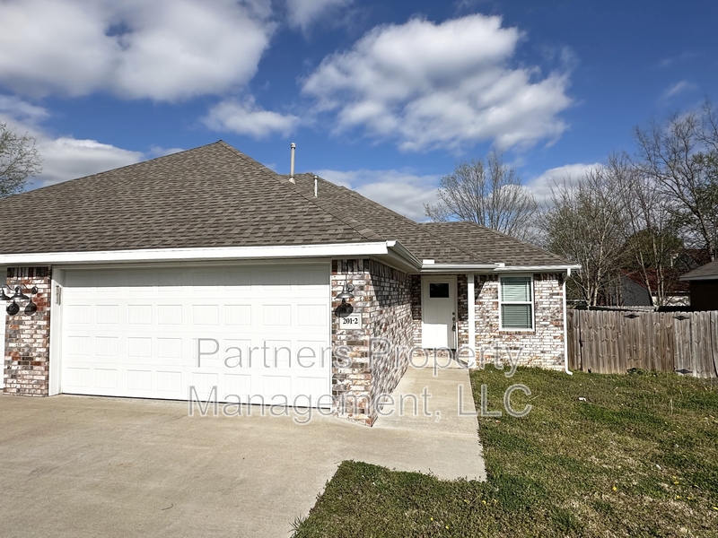 Prairie Grove Condo: 201 Hindman Drive - 2