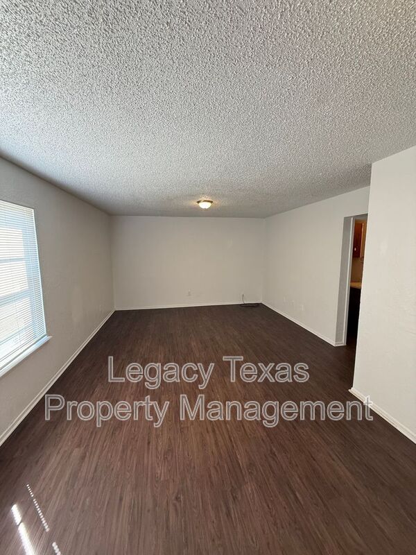 Cleburne Condo: 1715 Short ST - 1715 Short ST Unit D