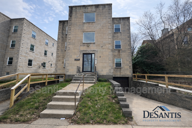 Pittsburgh Condo: 2909 Chartiers Avenue