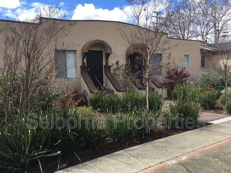 San Leandro House: 527 Callan Ave