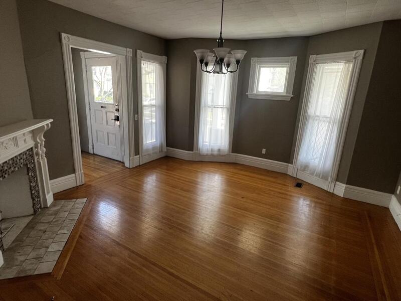 Rochester Condo: 213 Oxford St