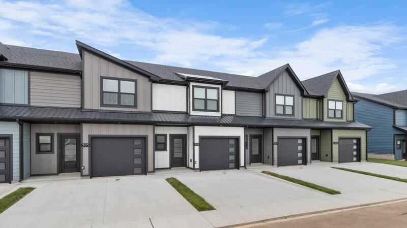 Clarksville Townhome: 306 Jonathan Wade Circle