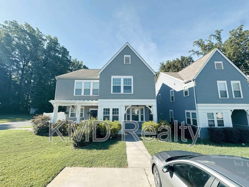 Charlotte Townhome: 807 McArthur Avenue