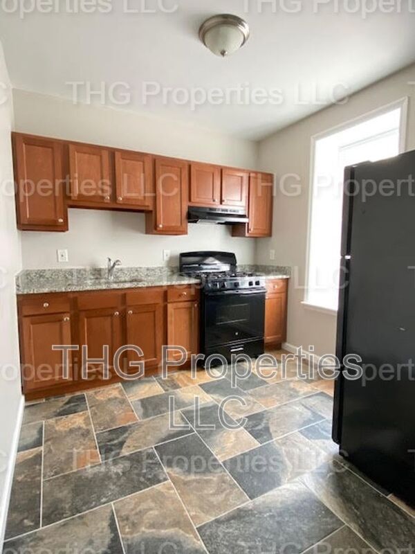 Orange Condo: 490 Tremont Ave.
