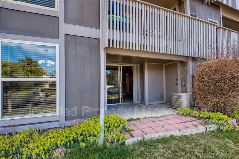 Centennial Condo: 7332 S Xenia Cir