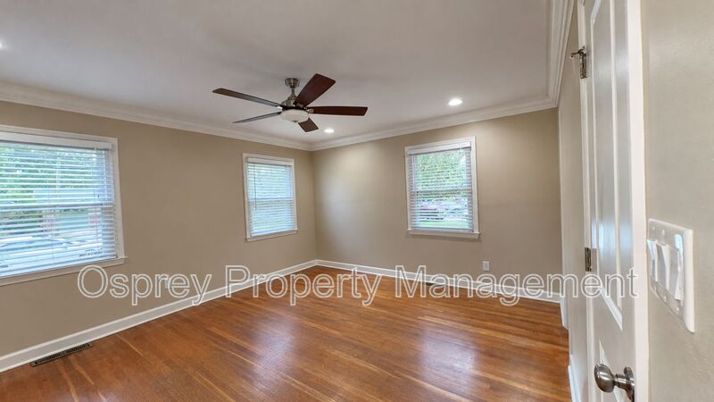 Beautifully Renovated 3-Bedroom Home in Virginia Beach! - Photo 9