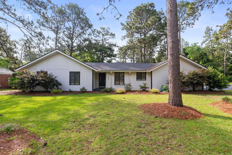 Southern Pines House: 925 North Ridge Street