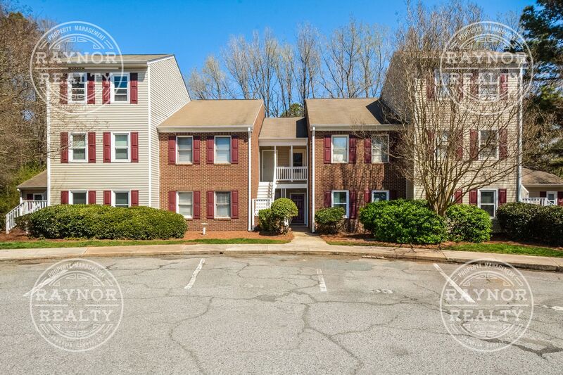 Durham House: 3305 Tarleton E