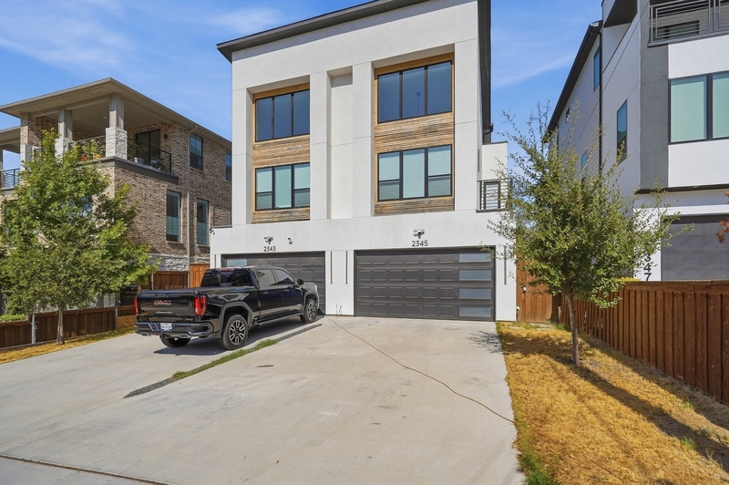 Dallas House: 2345 Hondo Avenue - 1