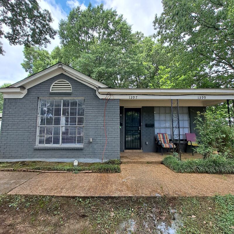 Memphis House: 1397 N Graham St
