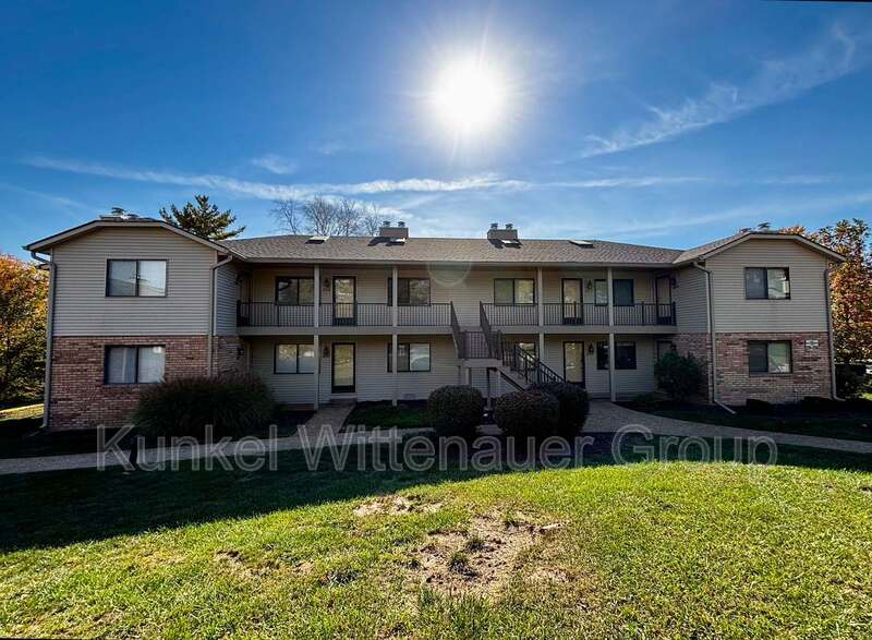 O'Fallon Condo: 251 Eagle Ridge