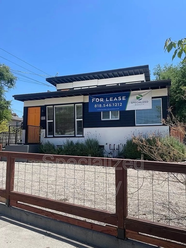 Los Angeles Condo: 3216 Division Street