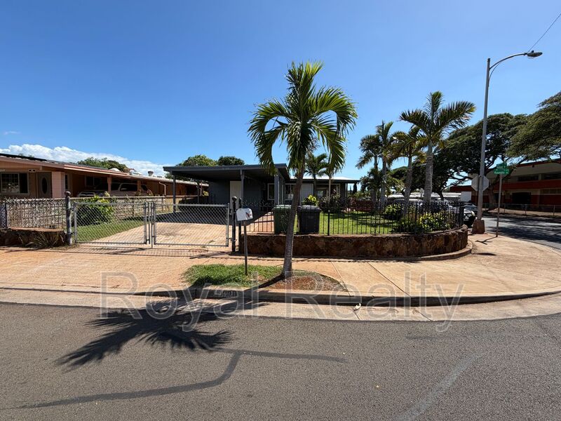 Ewa Beach House: 91-1031 Kaunolu Street