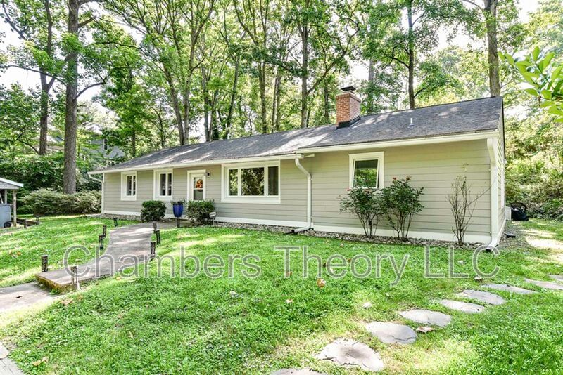 Alexandria House: 1312 Namassin Rd