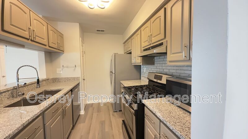 3-Bedroom Virginia Beach Home with Fenced Yard & Spacious Livin - Photo 2