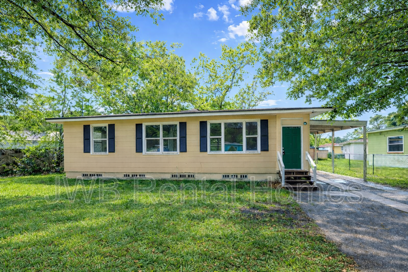 Jacksonville House: 5542 Minosa Cir E