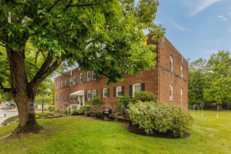 Arlington Condo: 1100 N Kennebec St
