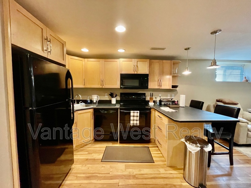 Kelowna House: 790-B Irma Road