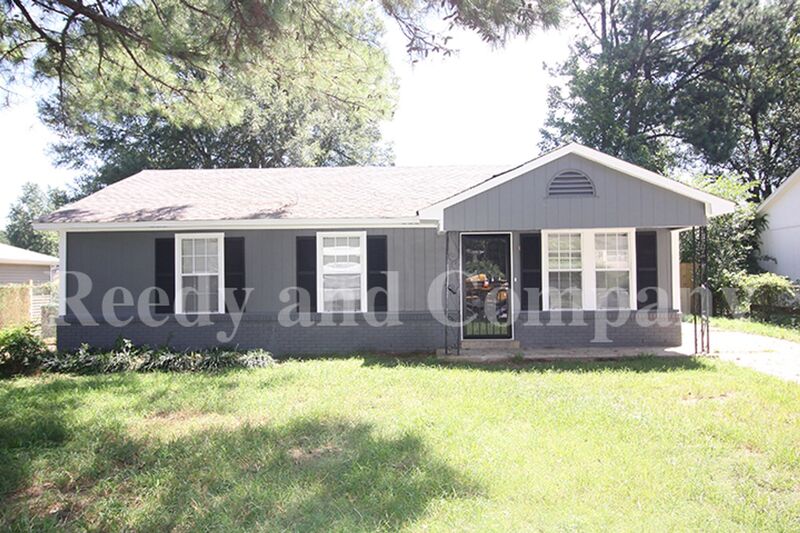 Memphis House: 4780 Hillbrook Rd